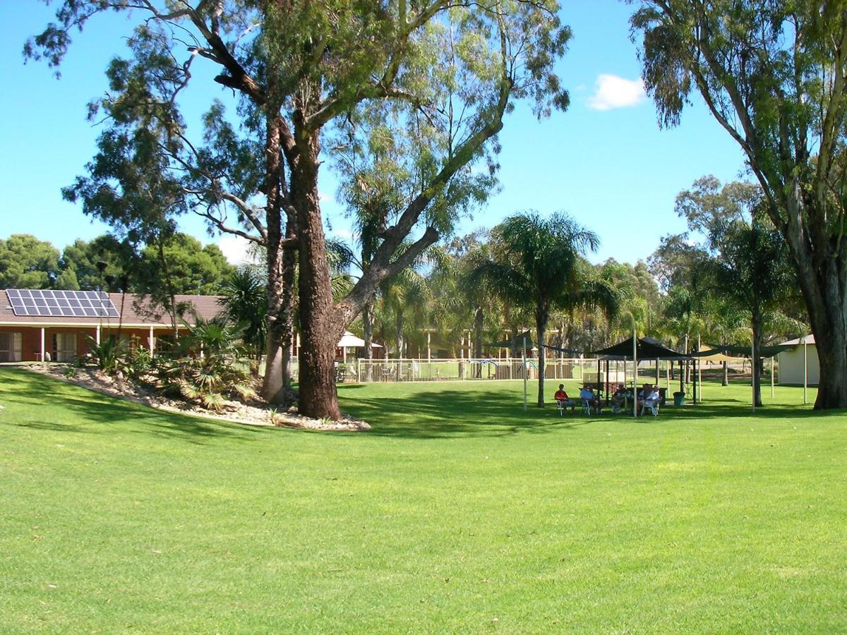 Tocumwal Golf Resort Dış mekan fotoğraf